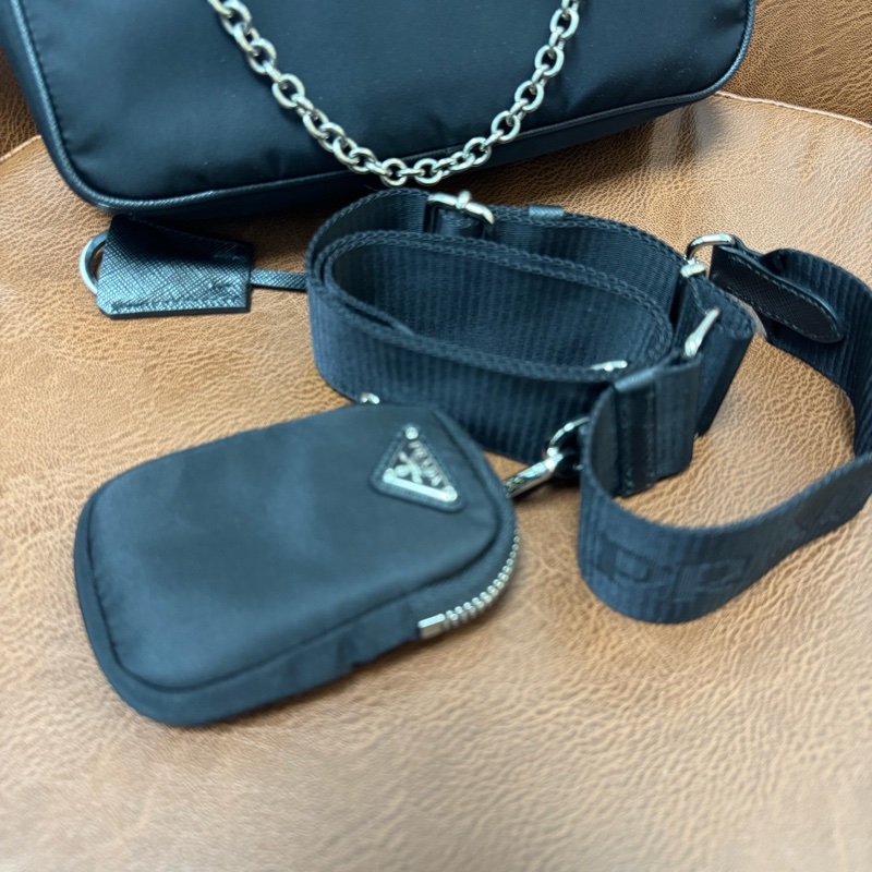 Prada 五合一 斜挎包 腋下包   沒有勾絲  有肩帶-2