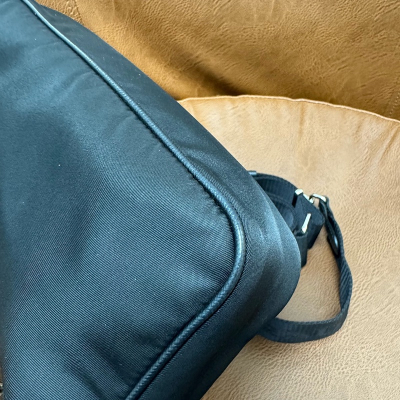 Prada 五合一 斜挎包 腋下包   沒有勾絲  有肩帶-5