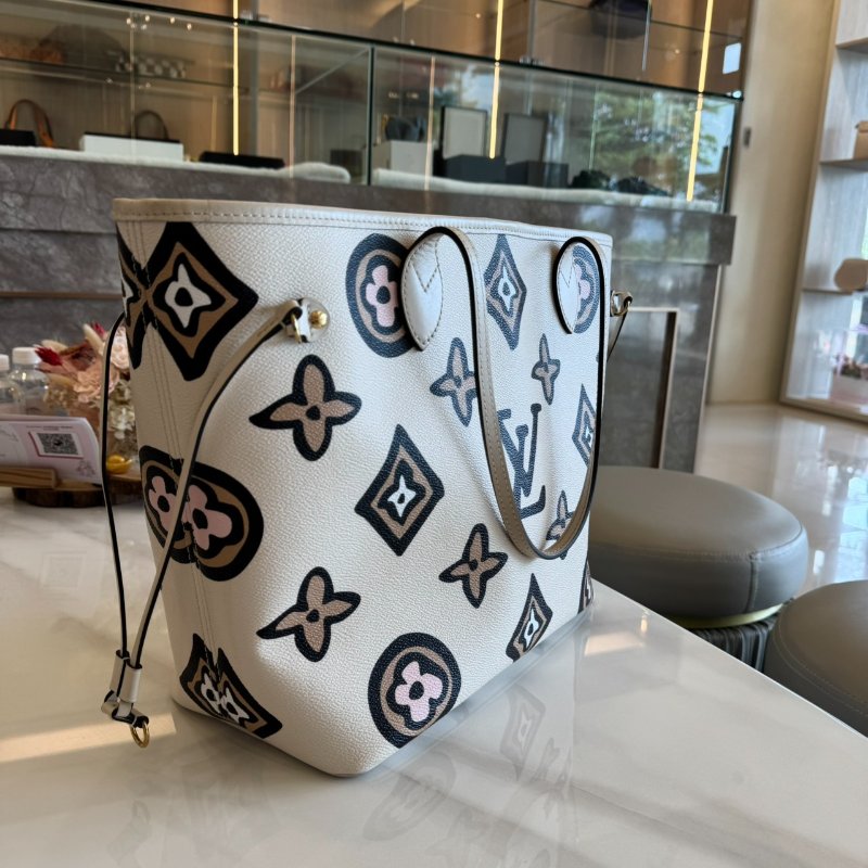 LV M45819 Neverfull MM Wild at Heart 手繪風托特-7