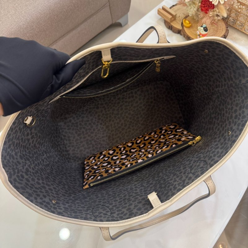 LV M45819 Neverfull MM Wild at Heart 手繪風托特-3