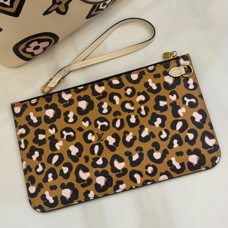 LV M45819 Neverfull MM Wild at Heart 手繪風托特-6