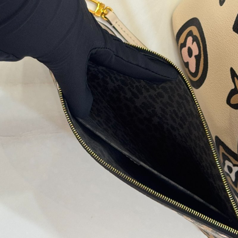 LV M45819 Neverfull MM Wild at Heart 手繪風托特-9
