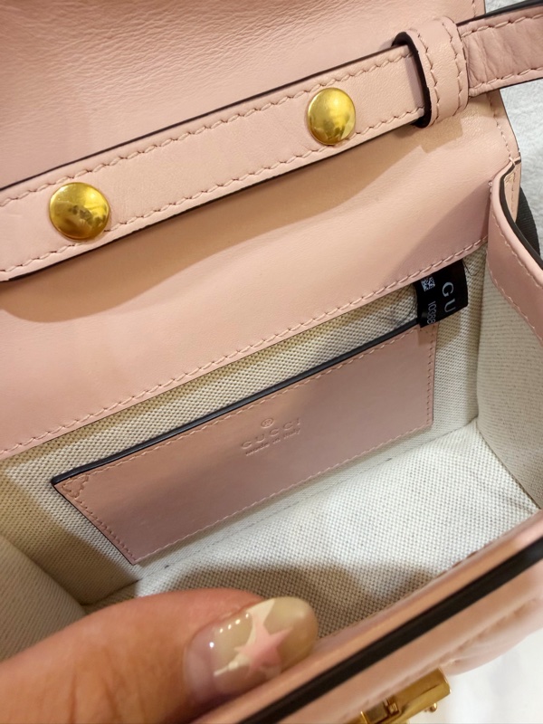Gucci 粉色GG Marmont斜背包(9成新）-4