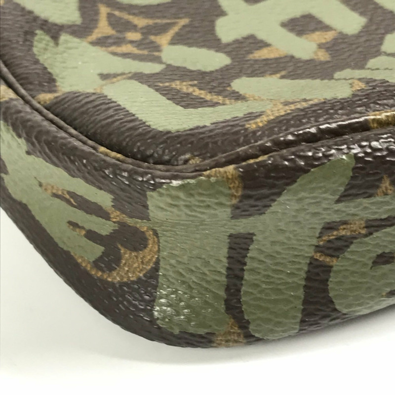 路易威登 M92191 Monogram Graffiti Pochette Accessoires 配件包肩手提包帆布男女款卡其色-6
