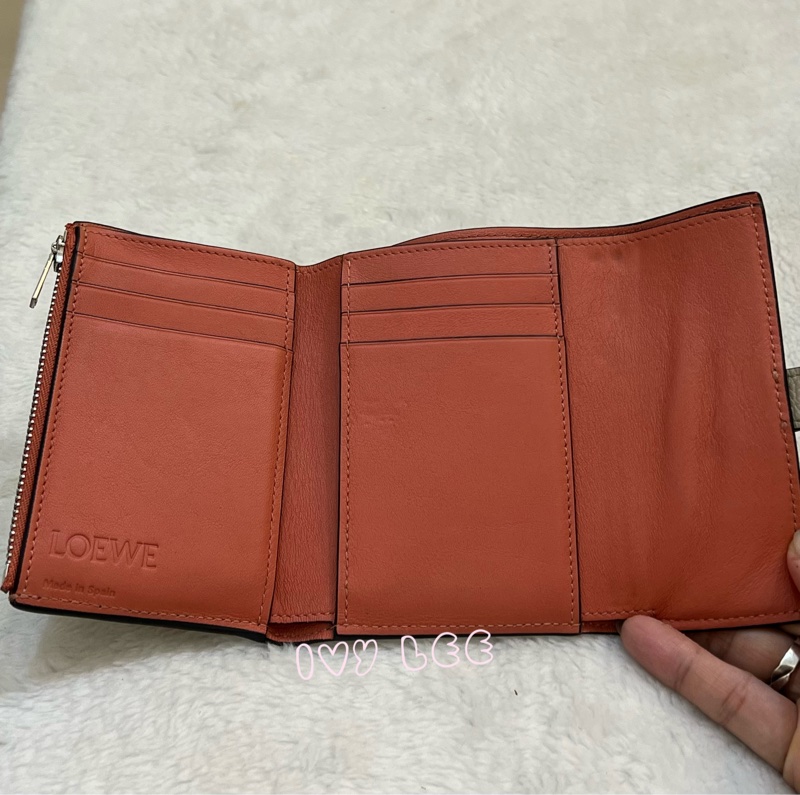 Loewe Small Vertical Wallet 羅威小型直式錢包 短夾  淺棕 米色 粉嫩橘 正品 二手精品-3