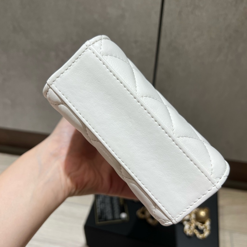 Chanel 金球手機包 白色-1