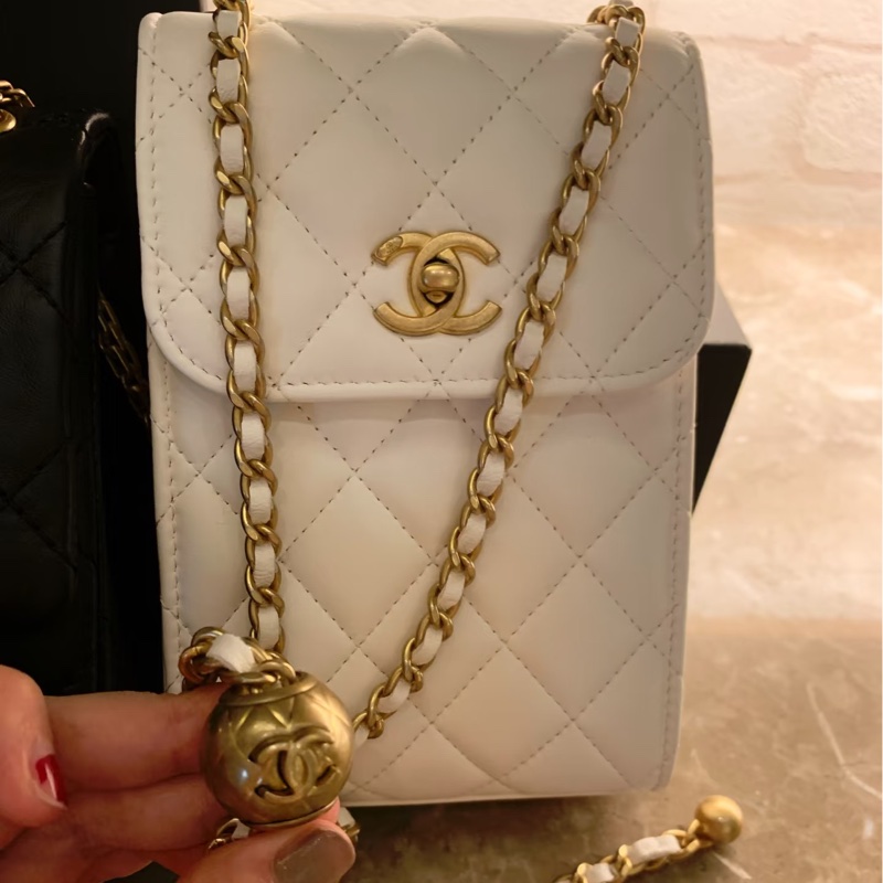 Chanel 金球手機包 白色-7