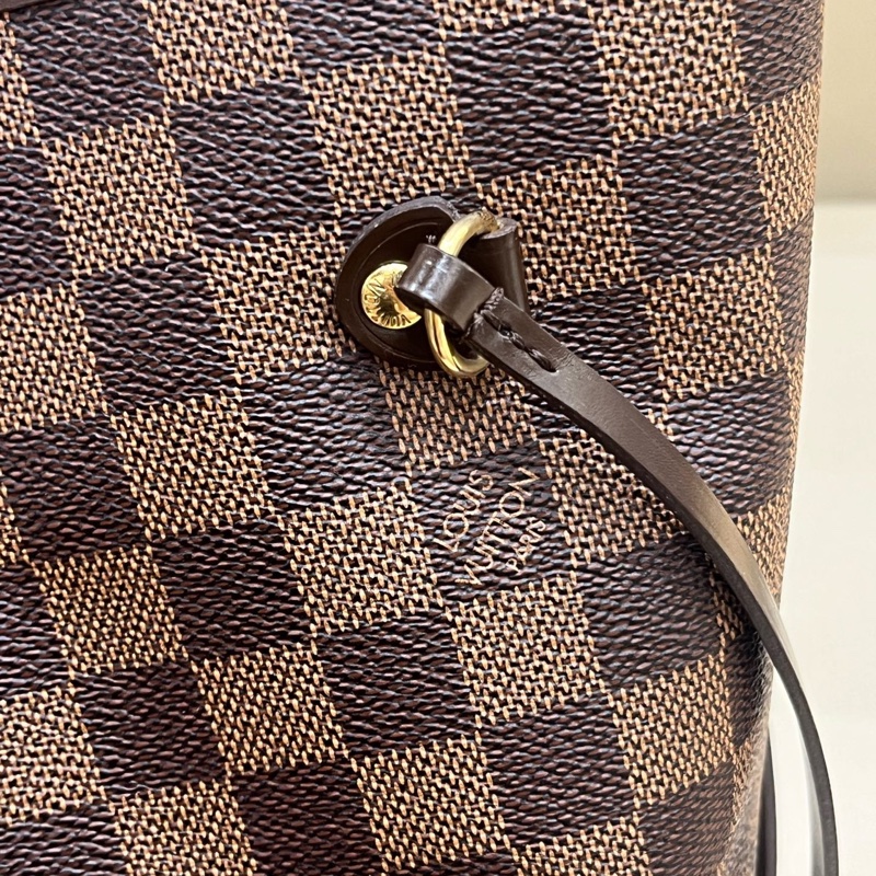Louis vur 路易威登棕色棋盤格紅內里中號neverfull購物袋 尺寸31*28*14cm-17