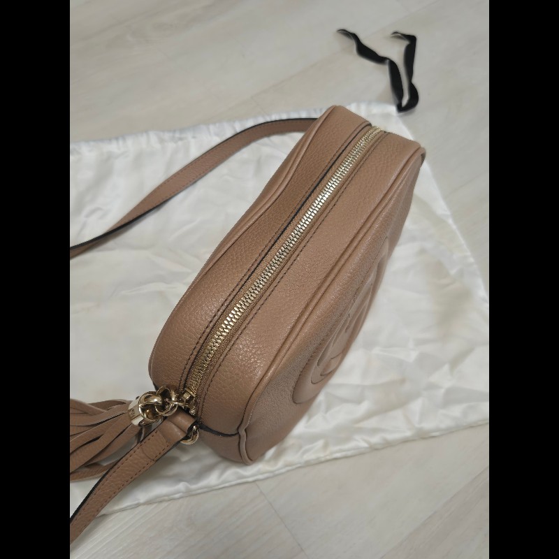 Gucci 古馳 disco soho 奶茶色 焦糖色 流蘇拉鍊相機包 肩背包 斜背包-5