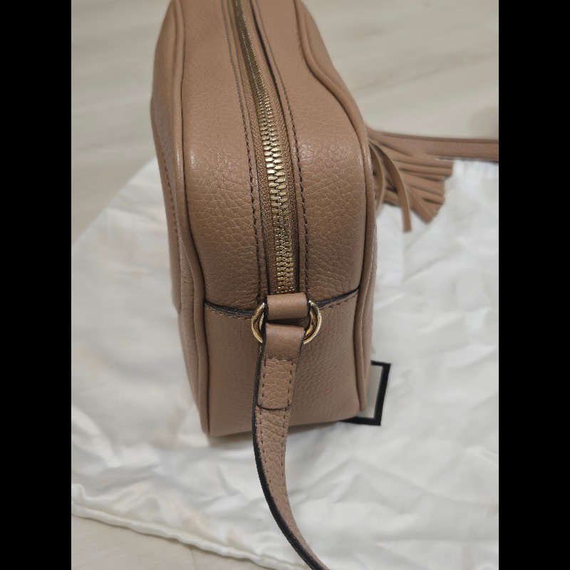 Gucci 古馳 disco soho 奶茶色 焦糖色 流蘇拉鍊相機包 肩背包 斜背包-7