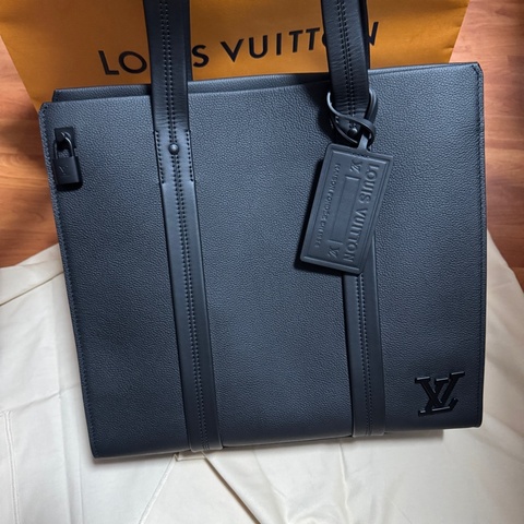 99.9新 Louis Vuitton路易威登 男士托特包36*34*13.塵袋+盒
