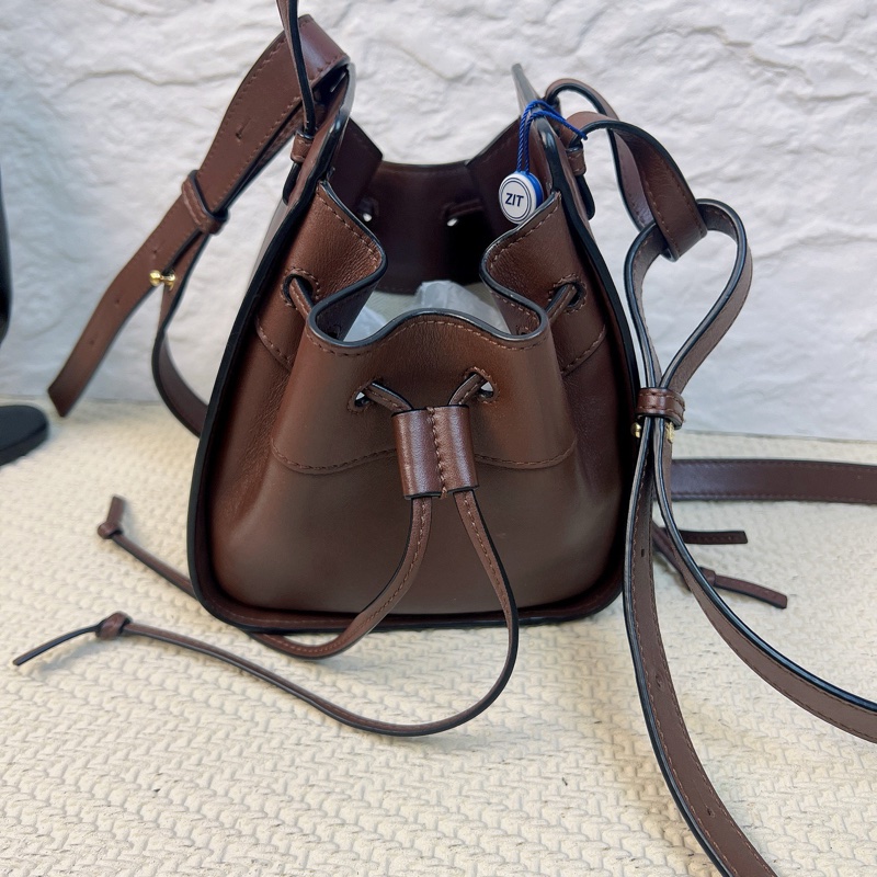 羅意威LOEWE Hammock迷你牛皮吊床包  尺寸11*19.5*17-2