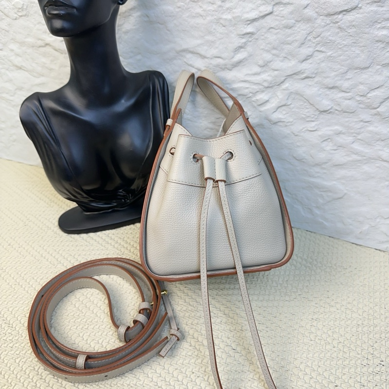 LOEWE/羅意威 Hammock吊床包米色荔枝紋牛皮 尺寸16*20*10cm-5