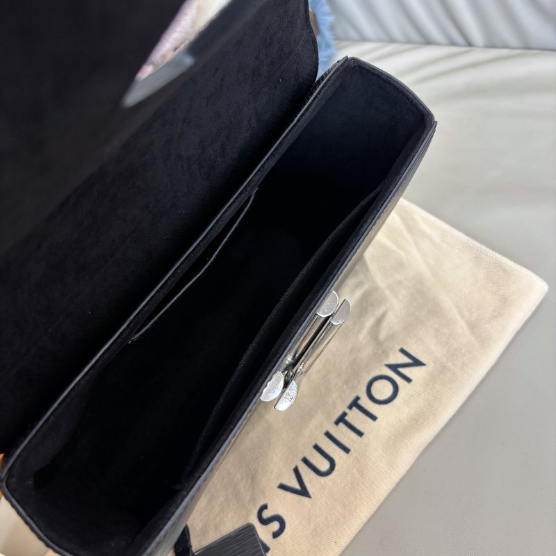 路易威登/Louis Vuitton 黑色水波紋Twist中號鏈條肩背包-9
