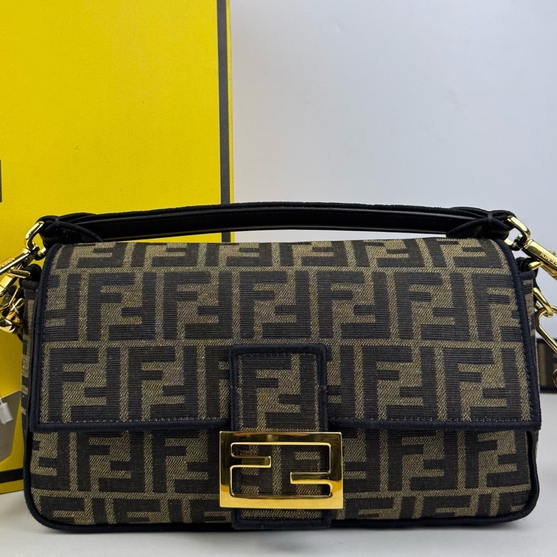 98❤️ Fendi/芬迪棕色拼黑色老花Baguette法棍中号 尺寸27*15 编码HR216-0