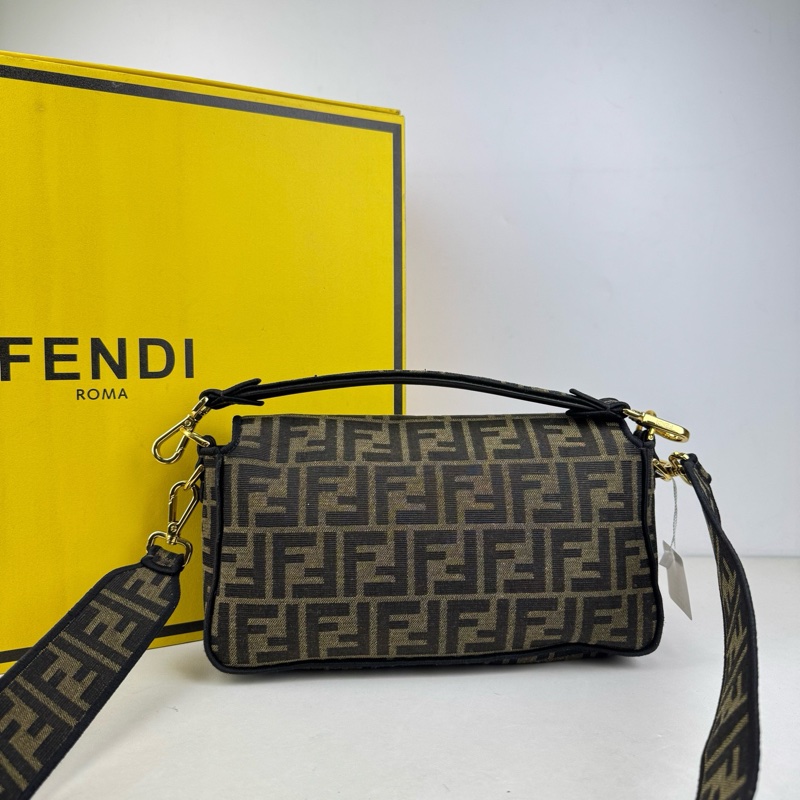 98❤️ Fendi/芬迪棕色拼黑色老花Baguette法棍中号 尺寸27*15 编码HR216-1
