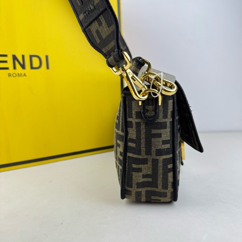 98❤️ Fendi/芬迪棕色拼黑色老花Baguette法棍中号 尺寸27*15 编码HR216-3