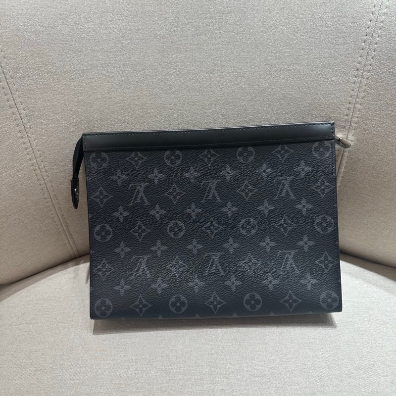 LV 黑色老花手包-1