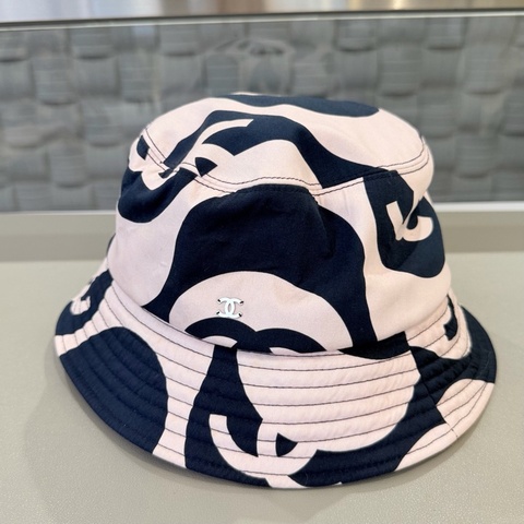 Chanel • 拼色小Logo漁夫帽