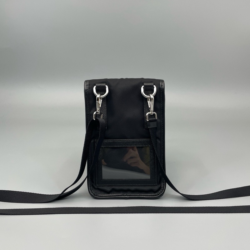 Prada • 經典鐵牌尼龍小包-2
