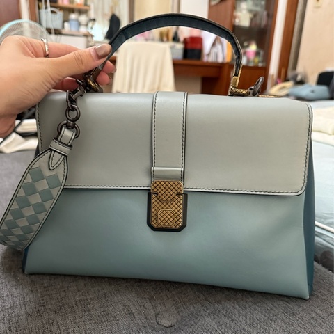 Bottega veneta piazza BV piazza BV包 Bottega veneta包 台灣購入
