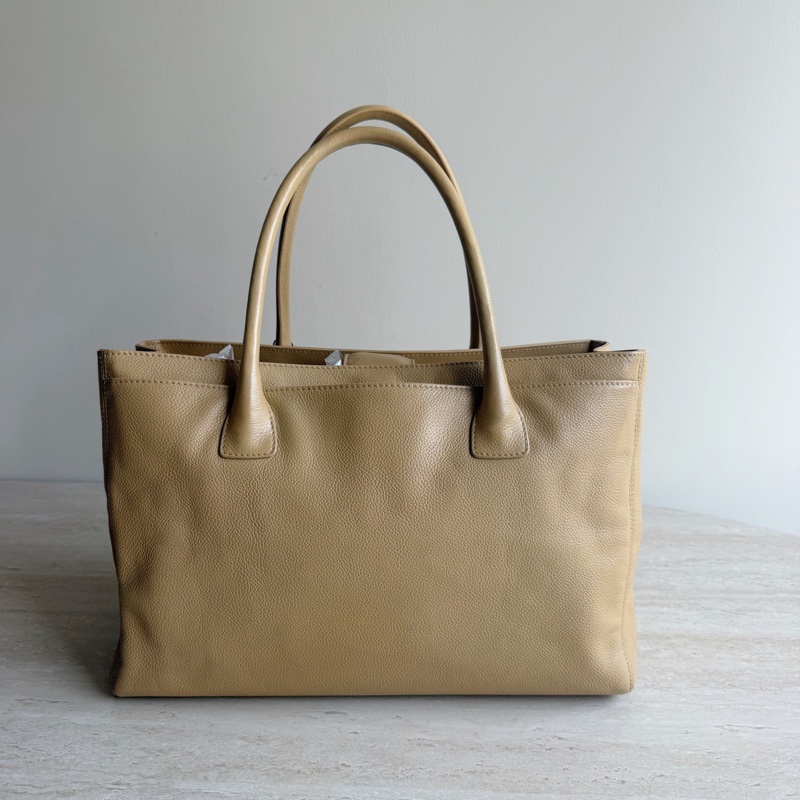 Chanel香奈兒Cerf米色荔枝紋牛皮托特包 11開 底長35.5  🈚附件：單品-1