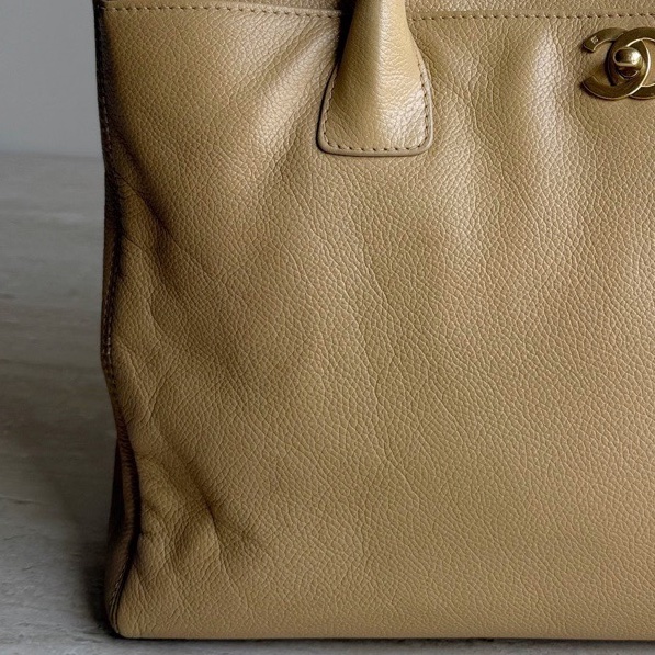 Chanel香奈兒Cerf米色荔枝紋牛皮托特包 11開 底長35.5  🈚附件：單品-8