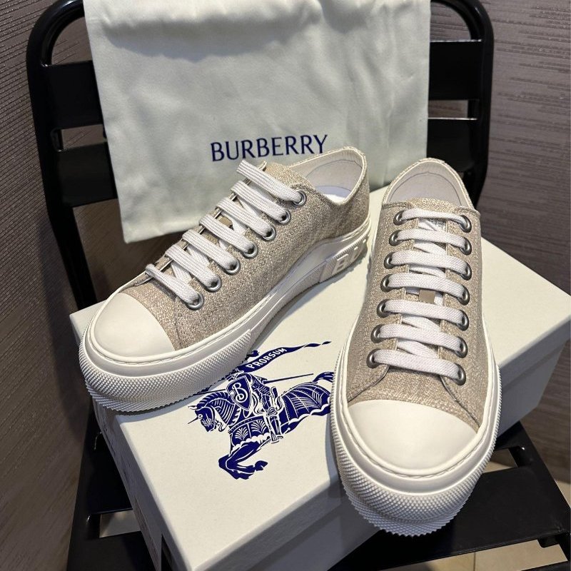 💎Han's house精品服飾💎burberry 格紋 立體字 帆布鞋 義大利製 現貨 37 ～39-3