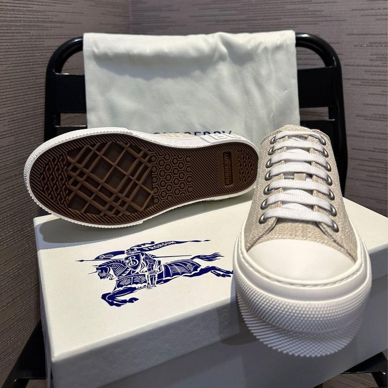 💎Han's house精品服飾💎burberry 格紋 立體字 帆布鞋 義大利製 現貨 37 ～39-4