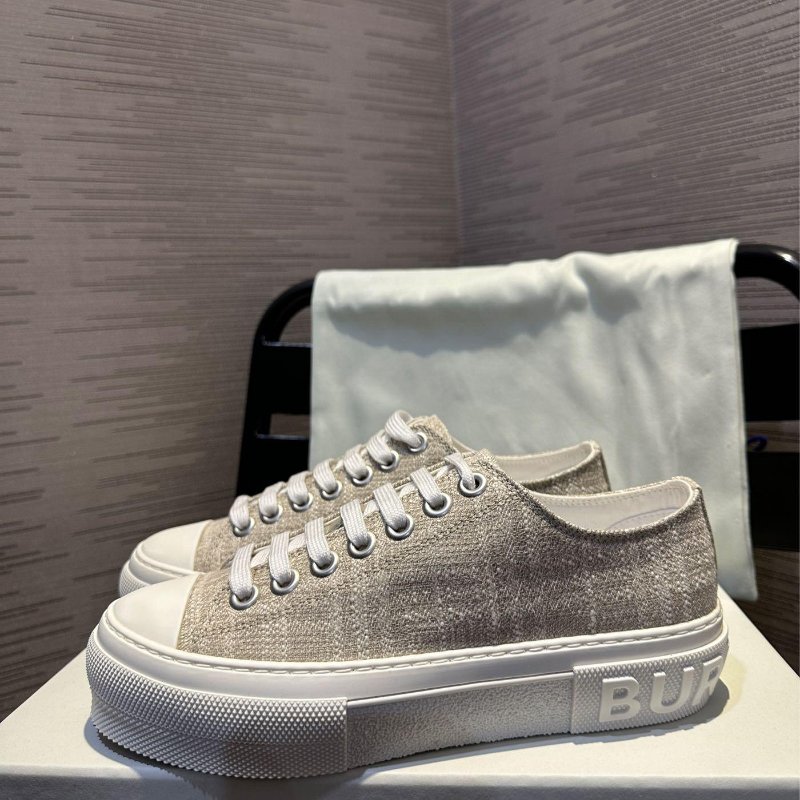 💎Han's house精品服飾💎burberry 格紋 立體字 帆布鞋 義大利製 現貨 37 ～39-5