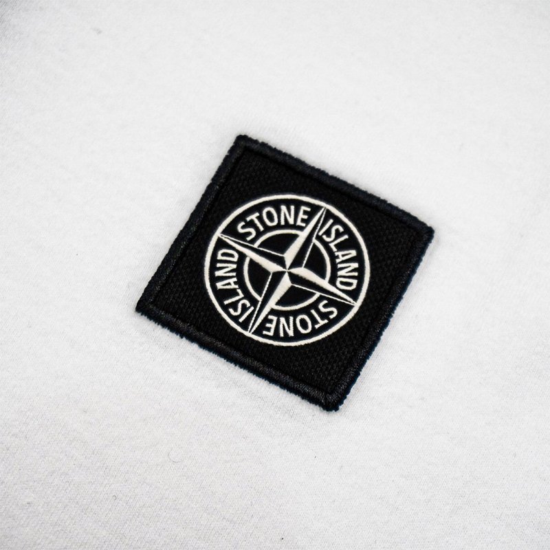 Stone Island 十字品牌黑標男生短袖上衣(白)-3