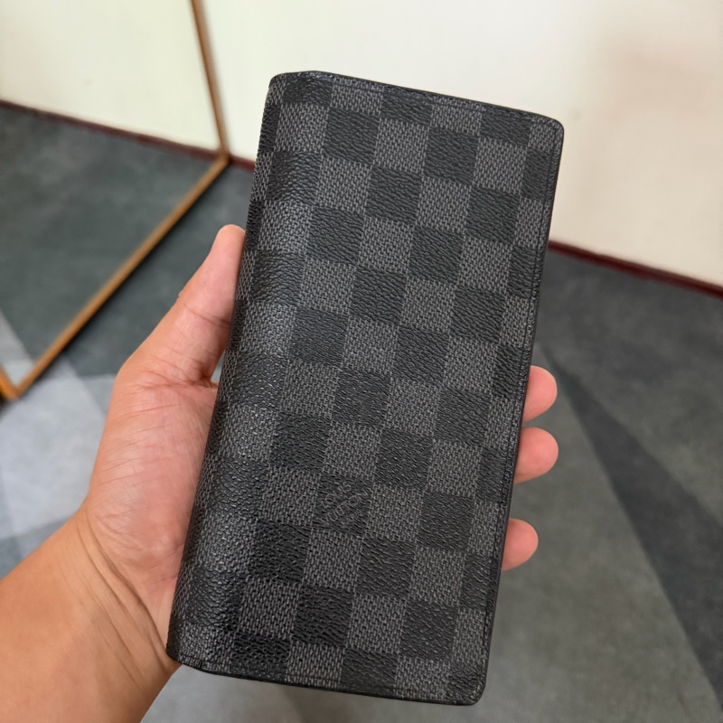 Lv經典黑棋盤格對開長夾-0