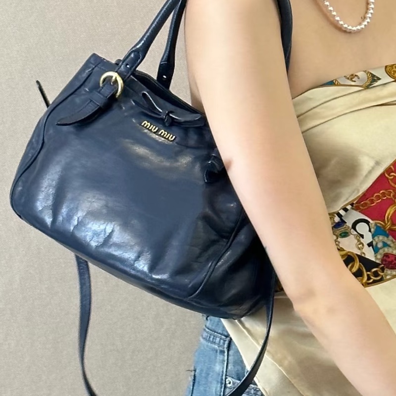 ​​Miu Miu繆繆深籃色油蠟皮蝴蝶結手提斜挎包​​附肩帶🪬-5