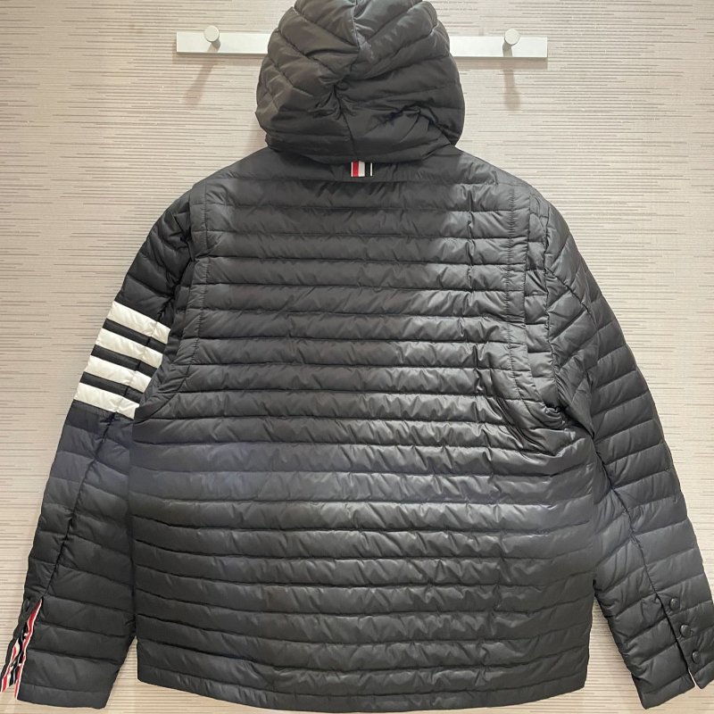 💎Han's house精品服飾💎 THom Browne TB羽絨 連帽 外套 黑  現貨3 原價60000-3