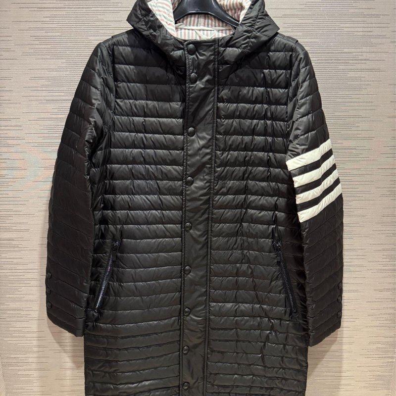 💎Han's house精品服飾💎 THom Browne TB 羽絨 連帽 外套 大衣 中版 黑 原價64000-1