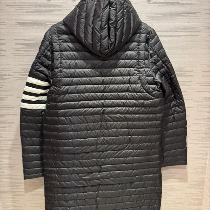 💎Han's house精品服飾💎 THom Browne TB 羽絨 連帽 外套 大衣 中版 黑 原價64000-2
