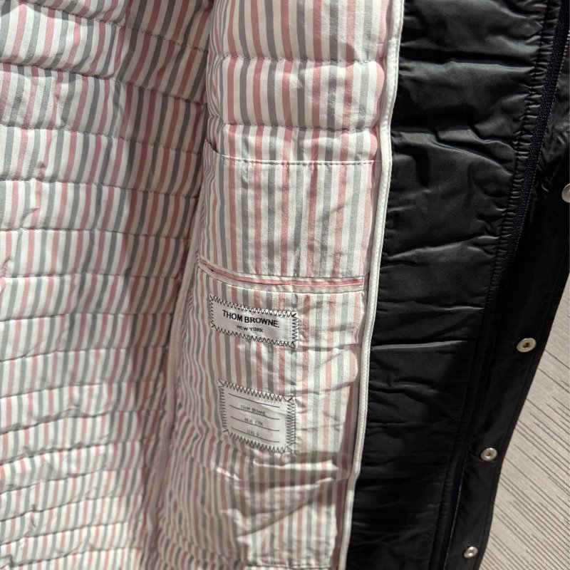 💎Han's house精品服飾💎 THom Browne TB 羽絨 連帽 外套 大衣 中版 黑 原價64000-4
