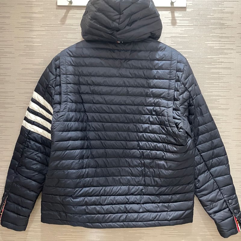 💎Han's house精品服飾💎 THom Browne TB羽絨 連帽 外套 深藍 現貨2 3號原價60000-1