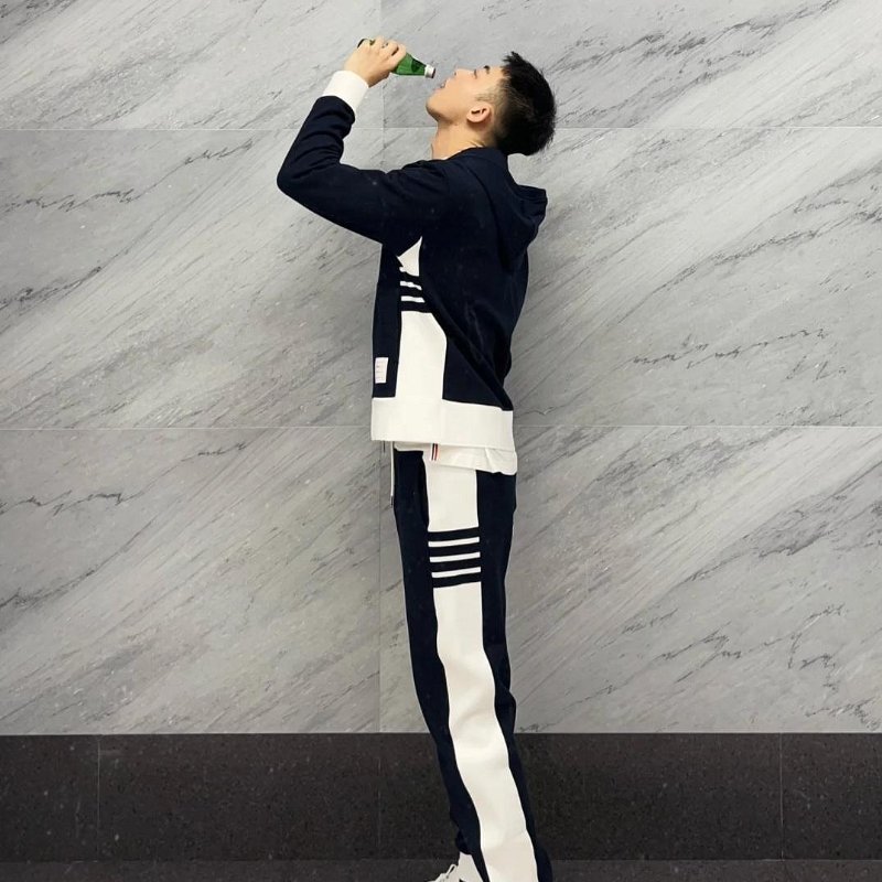 💎Han's house精品服飾💎THOM BROWNE TB 四槓 連帽 外套 日本製  原價36700-7