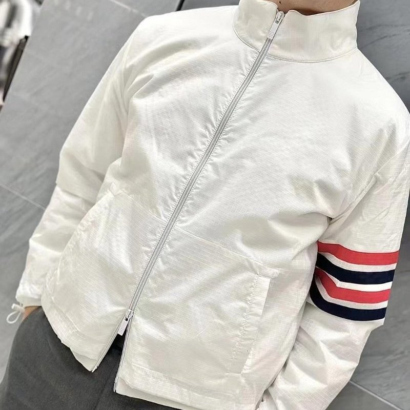 💎Han's house精品服飾💎THOM BROWNE TB 四槓 尼龍 風衣 防水 外套現貨1 原價63700-1