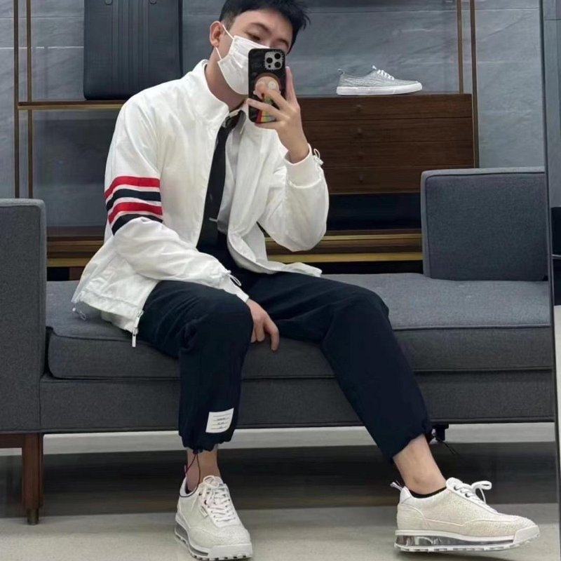 💎Han's house精品服飾💎THOM BROWNE TB 四槓 尼龍 風衣 防水 外套現貨1 原價63700-8