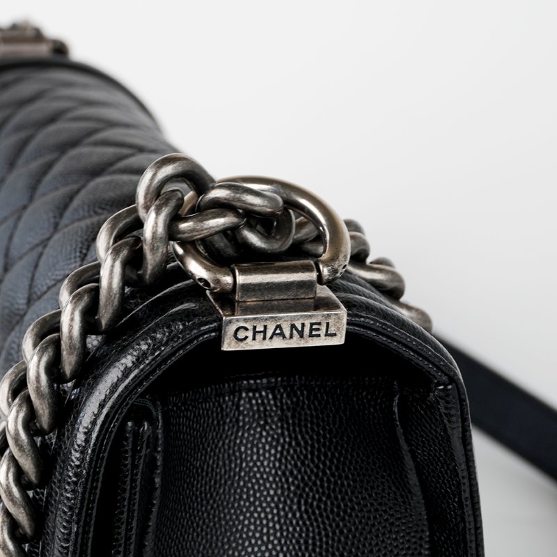KESH 凱仕國際精品【經典叛逆、收藏級人氣】CHANEL BOY CHANEL 25 香奈兒 魚子醬牛皮菱格紋鏈帶包 黑色復古銀扣-5