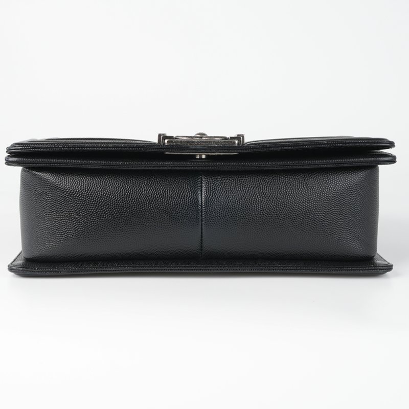 KESH 凱仕國際精品【經典叛逆、收藏級人氣】CHANEL BOY CHANEL 25 香奈兒 魚子醬牛皮菱格紋鏈帶包 黑色復古銀扣-9
