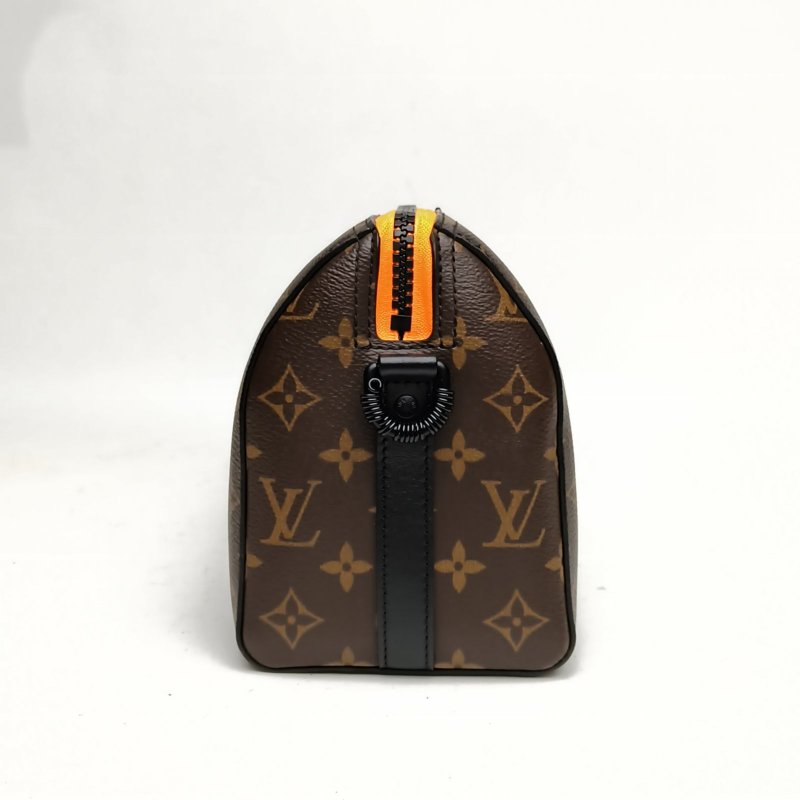 LOUIS VUITTON KEEPALLCity老花PVC2020玩偶系列肩背包-1