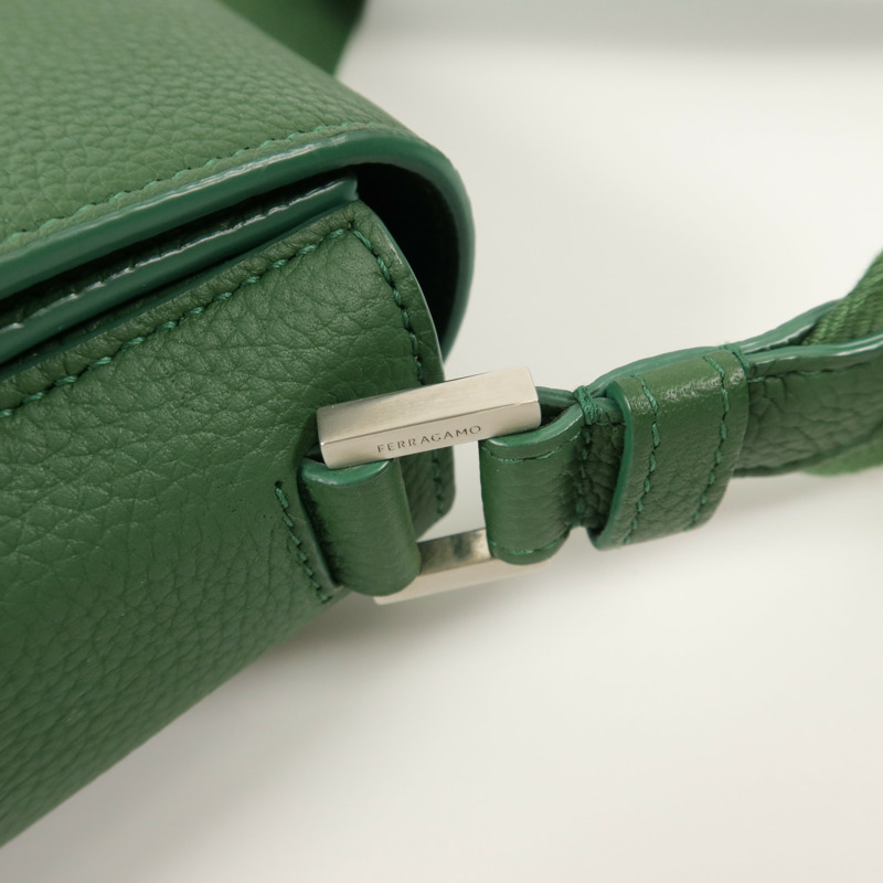 Salvatore Ferragamo 牛皮皮革Fiamma Messenger Small肩背袋-8