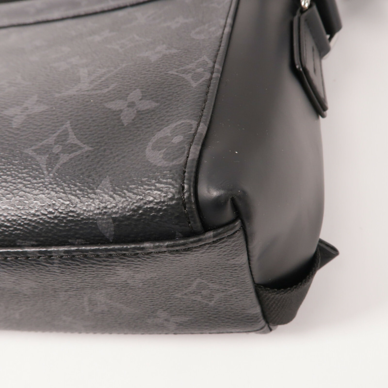 LOUIS VUITTON Monogram Eclipse Voyager PM肩背袋-12