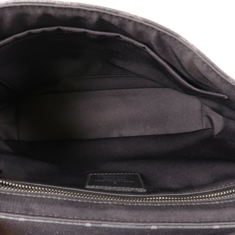 LOUIS VUITTON Monogram Eclipse Voyager PM肩背袋-4