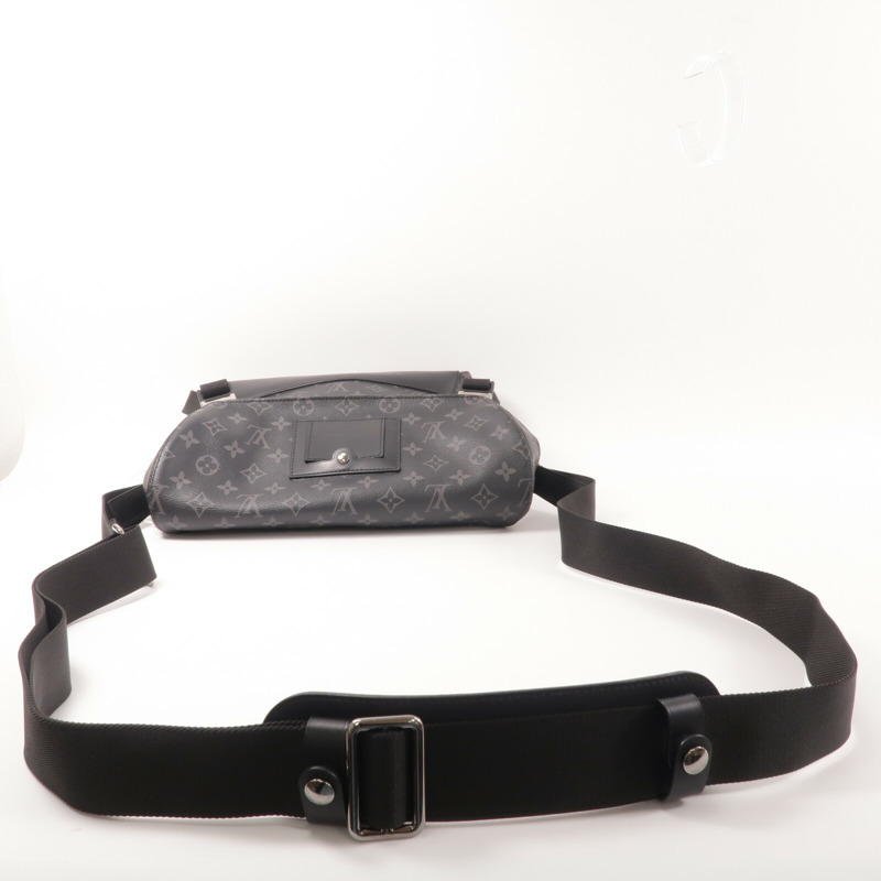 LOUIS VUITTON Monogram Eclipse Voyager PM肩背袋-8