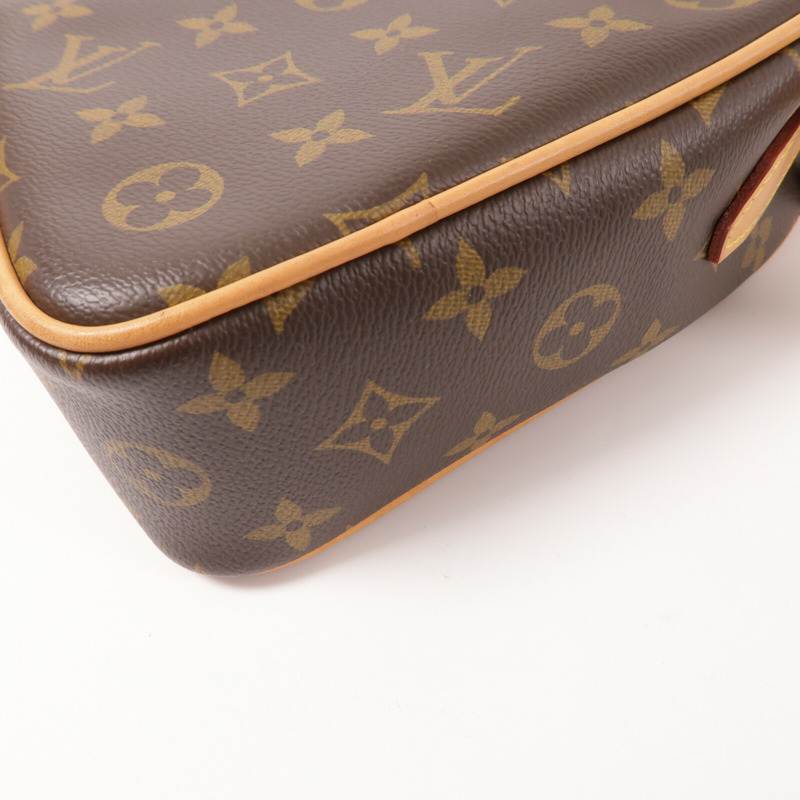 LOUIS VUITTON Monogram Game On Coeur肩背袋-13