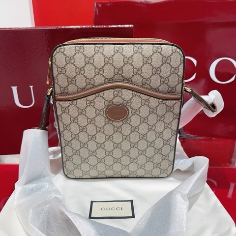閒置未使用 Gucci 古馳老花單肩斜跨郵差包   26x22  配塵袋